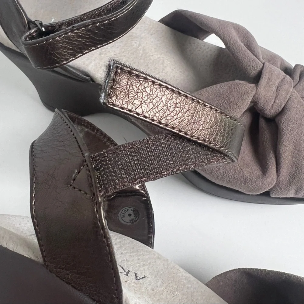 •AKAISHI• Miwa Open Toe Ankle‎ Strap Wedge Sandal in Cocoa Brown Size 6